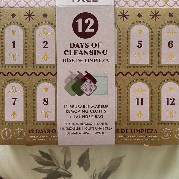 Erase Your Face 12 Days of Cleansing Reusable Makeup Removing Cloths Set NEW - Picture 9 of 15